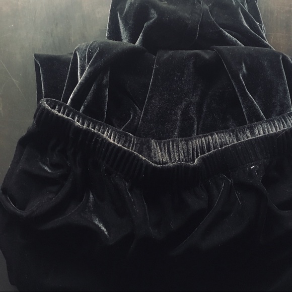 Vintage Black Velvet Wide Leg Pants - S/M USA 🇺🇸 - Picture 4 of 5